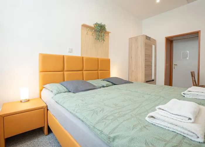 «Go West» Guest Rooms